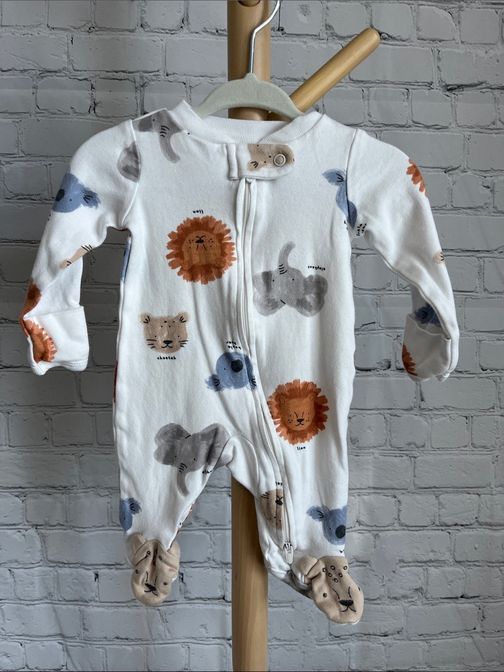⭐️⭐️PICK 5 / $20 Carter's White Baby Footie Pajama Sleeper